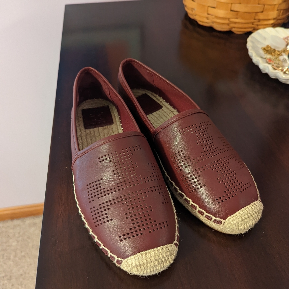 New Tory Burch Perforated Logo Espadrille Red Agate Leather 7